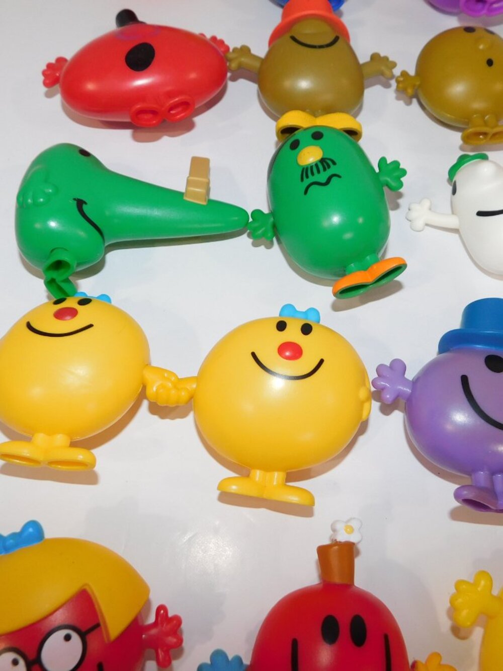 Lot 21  McDonalds Mr. Men & Little Miss Toy Figures and Cups R. Hargreaves - Picture 5 of 8